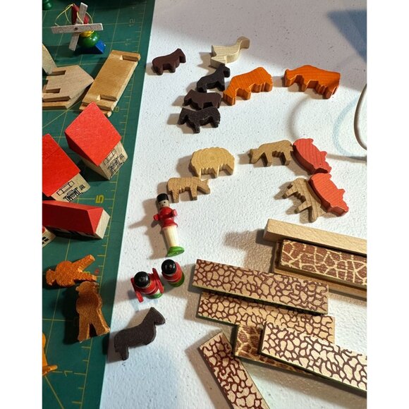 Wooden Germany Miniature Village Trees Barns Houses Animals Tractors Fencing VTG - Picture 14 of 16